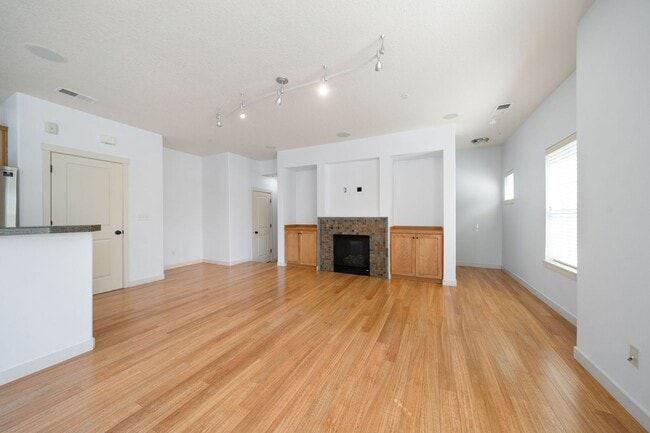 Building Photo - 648 NE Newstead Ln