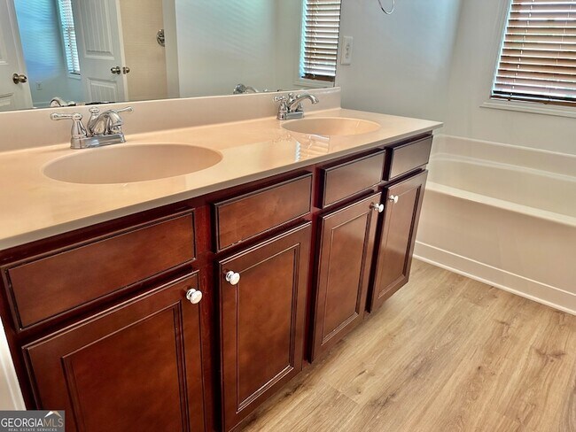 Building Photo - 3363 Willow Meadow Ln