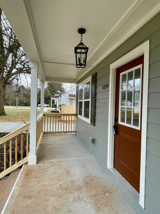 Building Photo - Newly Built Home minutes from Downtown Madison