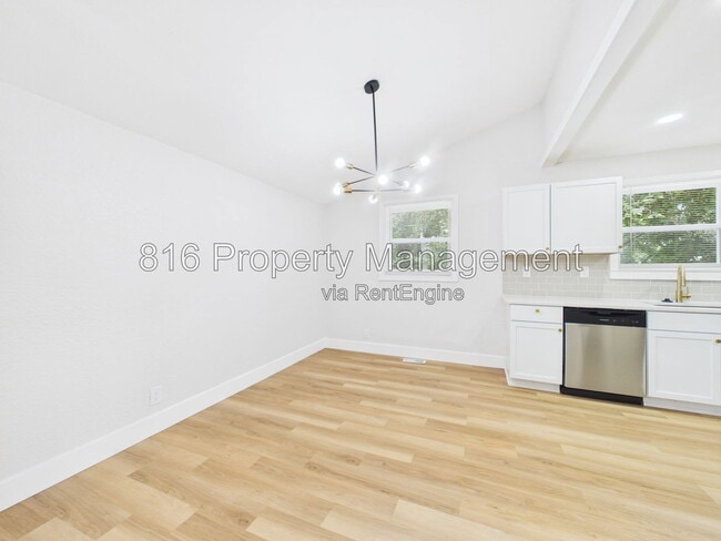 Building Photo - 9524 Manning Ave