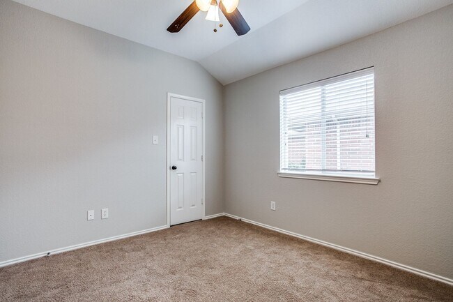Building Photo - Upgraded 3 bedroom in Master Planned Community of Travis Ranch!!