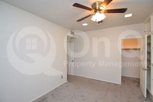 Building Photo - 2409 W Marlboro Dr
