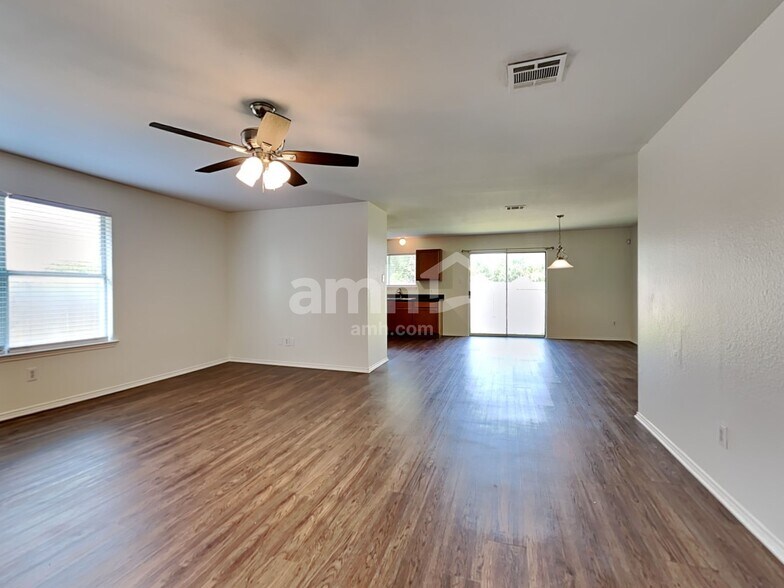 Building Photo - 4713 Bridlewood Ln