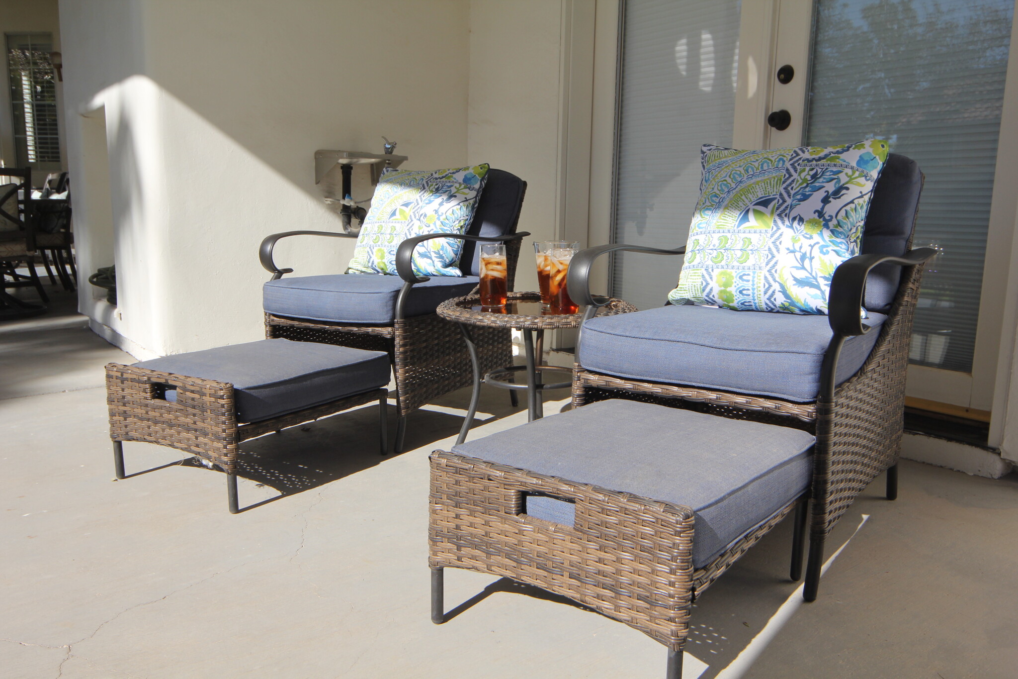 Outdoor Furniture - 2312 Glenbrook Way