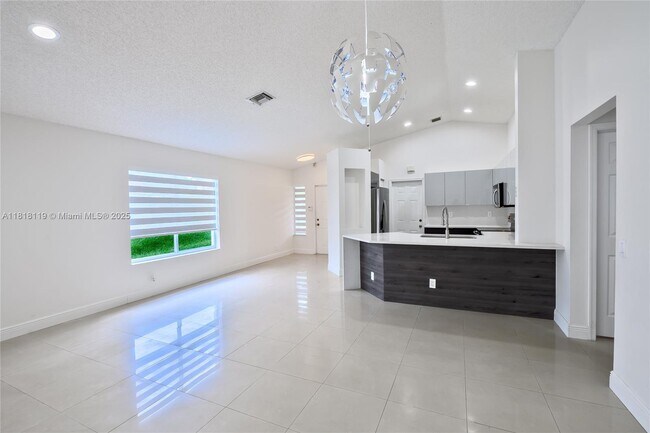 Building Photo - 1270 Majesty Terrace