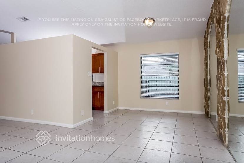 Building Photo - 413 SW 75th Ave