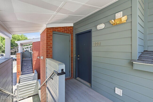 Building Photo - 2745 Grinstead Dr