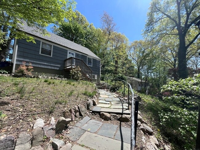 Building Photo - 3 Tryon Ave