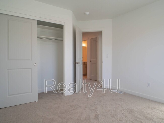 Building Photo - 3545 Hardman Way
