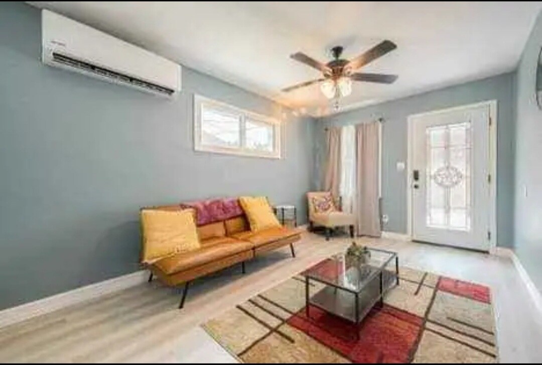 Building Photo - 4835 Mallow St