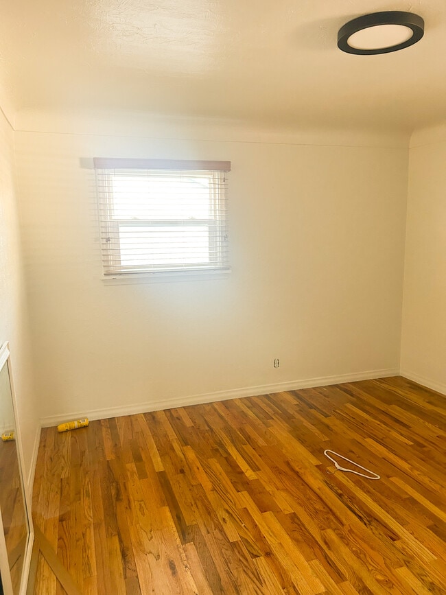 Building Photo - 1721 S Shoshone St