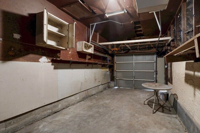 Building Photo - Charming 2-Bedroom Cottage with Big Backyard