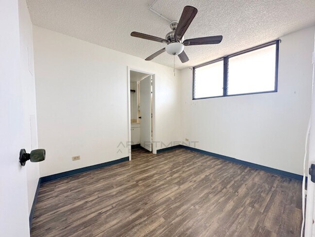 Building Photo - *VIEW FULL AD FOR DETAILS* Secured Bldg. &...