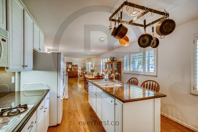 Building Photo - 4-Bed/3-Bath Home/Available Soon!