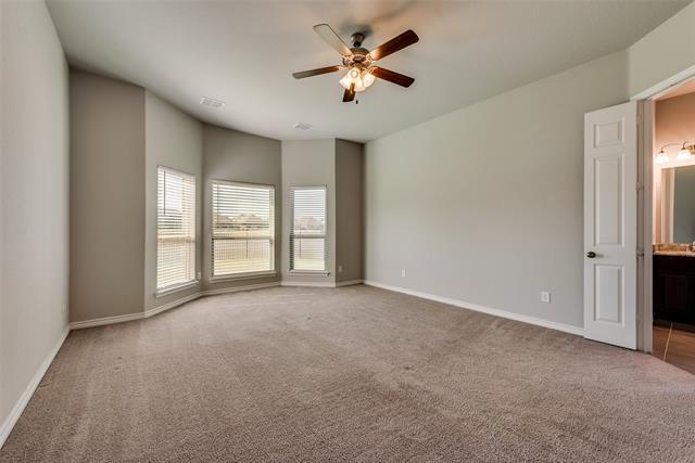 Building Photo - 9408 Lakeway Dr