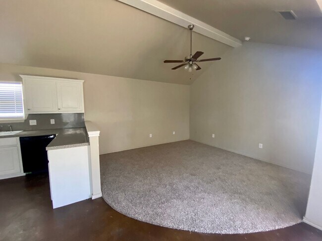 Building Photo - Pre-leasing for July.
