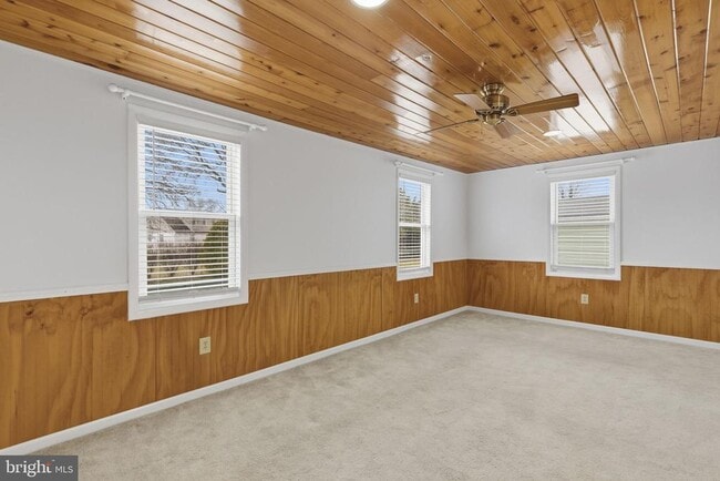 Building Photo - 9117 Smith Ave