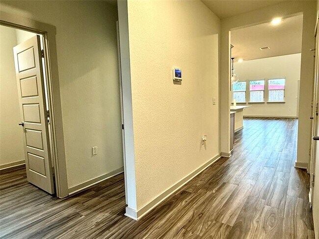 Building Photo - 13916 Lubeck Dr