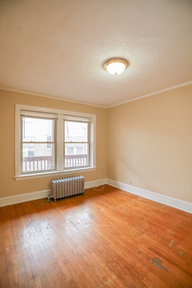 Building Photo - 4747 N Kenneth Ave