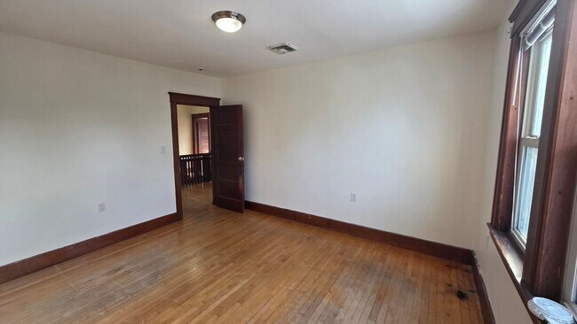 Building Photo - 46 Wachusett St