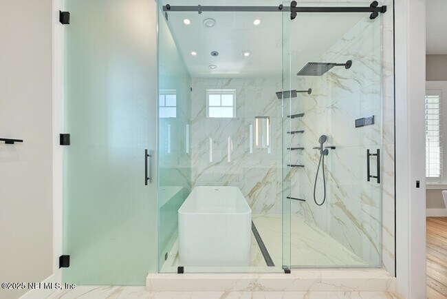 Building Photo - 2410 Beach Blvd