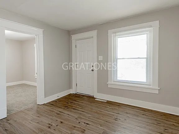 Building Photo - 1557 Lawton Ave
