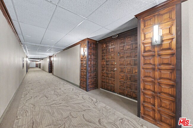Building Photo - 10535 Wilshire Blvd