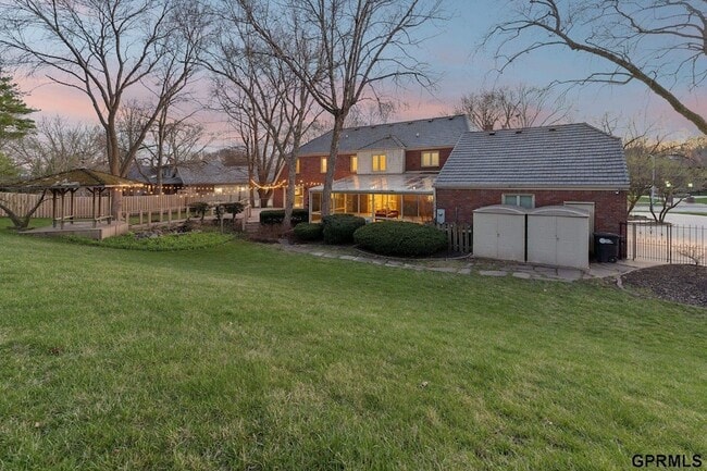 Building Photo - 9723 Fieldcrest Dr