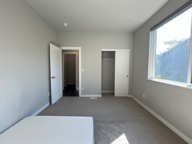 Building Photo - Three-Level Modern Living with Open Floor ...