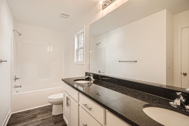 Building Photo - Like new house in nice Concord location!!