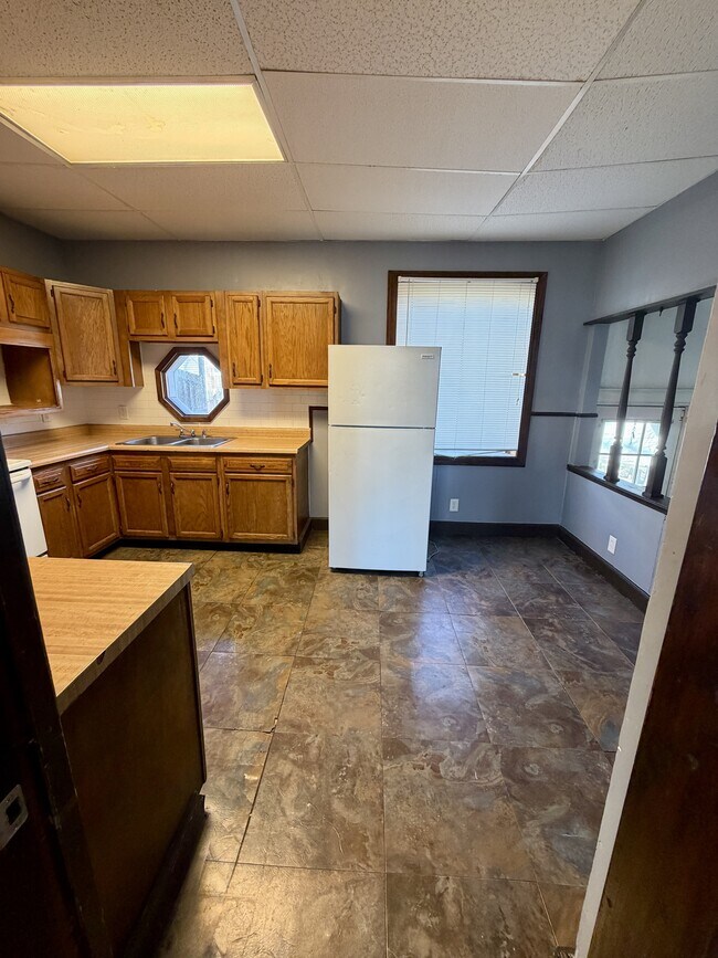 Building Photo - 98 Pierpont St