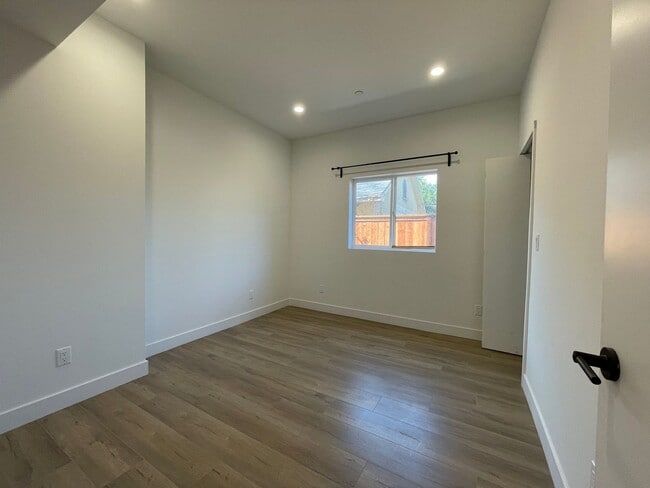 Building Photo - JUST COMPLETED MODERN TOWNHOMES! Never Lived In!