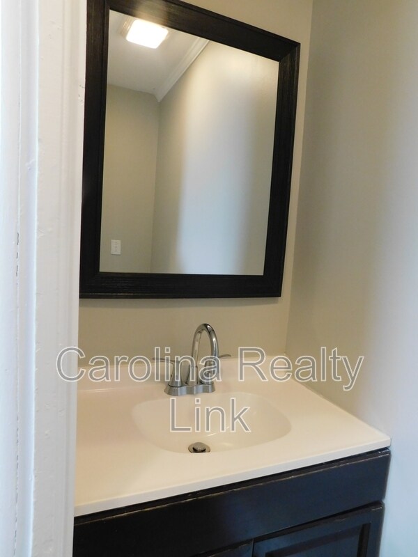 Building Photo - 85 Crowell Dr NW