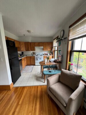 Primary Photo - 20 Hanson St