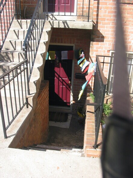 Primary Photo - 1653 Park Rd NW