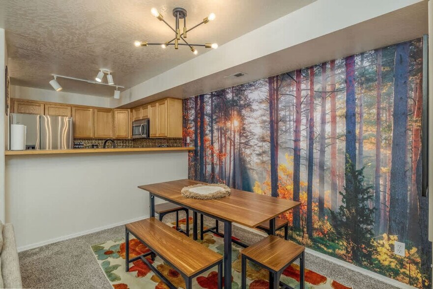Building Photo - 574 Hydra Pl