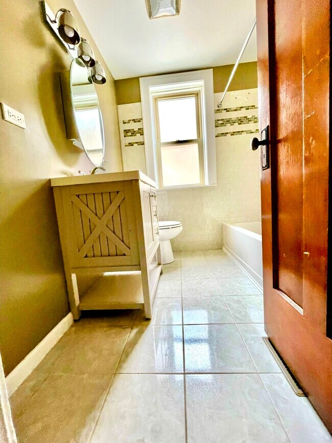 Building Photo - 3227 N Albany Ave