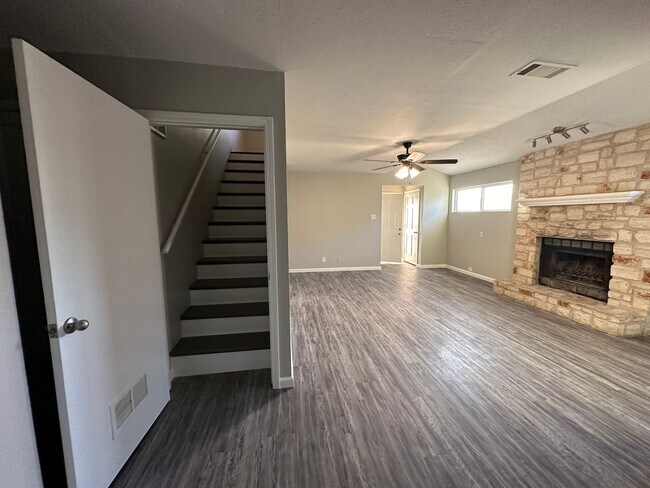 Building Photo - Ernest Properties 2 (295 Mooring Cir)