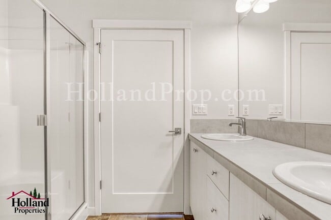 Building Photo - Well designed 2 bedroom home in beautiful Willsonville