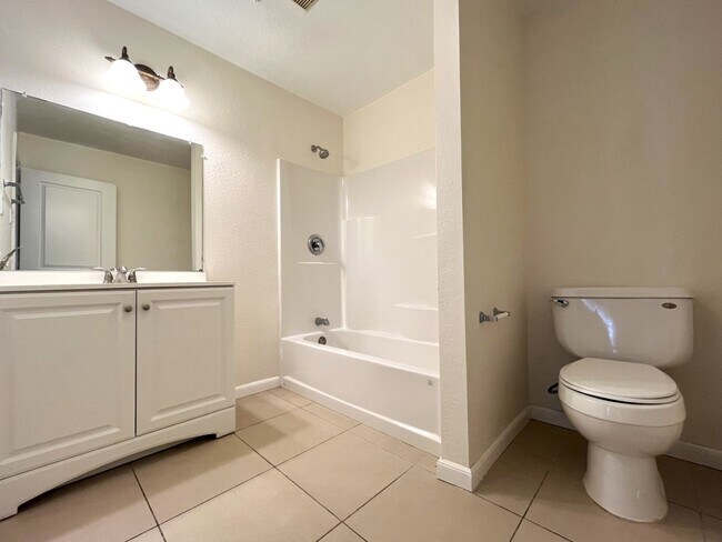 Building Photo - 4 bed, 3 bath in Loma Linda, CA!