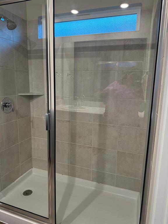 Building Photo - 623 Sun Grv Trl