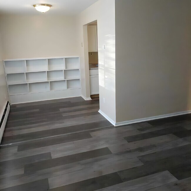 Interior Photo - Fremont 3600