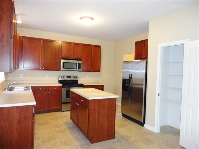 Building Photo - 12596 Pinetop Way