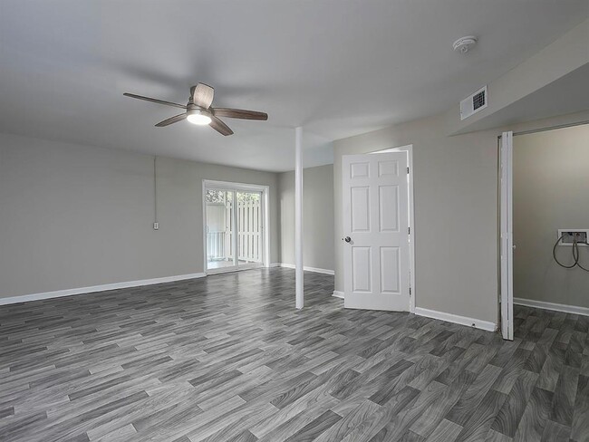 Building Photo - 3874 Mulkey Cir SW