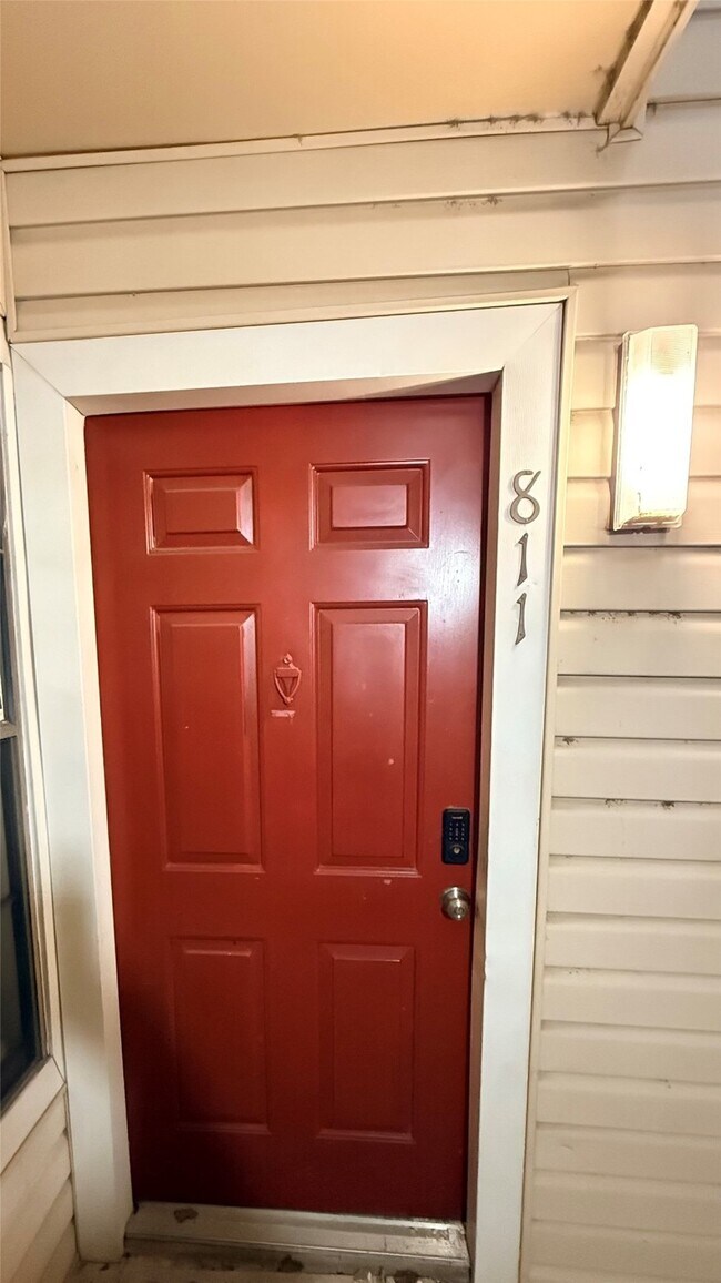 Building Photo - 2750 Holly Hall St