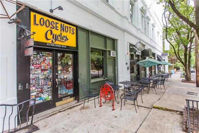 Building Photo - 520 Park Ave SE