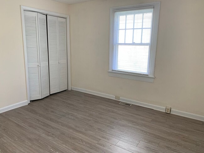 Building Photo - SHORT TERM HOME RENTAL AVAILABLE IN DESIRABLE HAYES BARTON/MIDTOWN--RANCH--3 BEDROOMS-2 BATHS--RO...