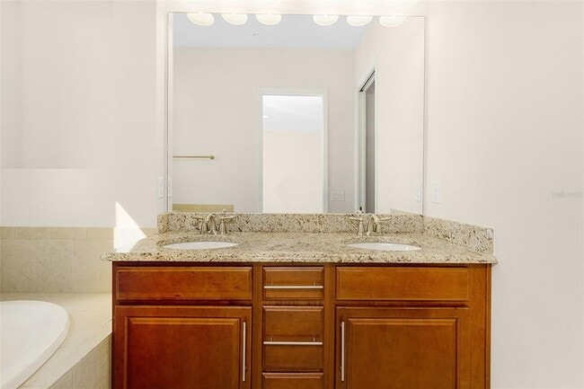 Building Photo - 13813 Benavente Ave