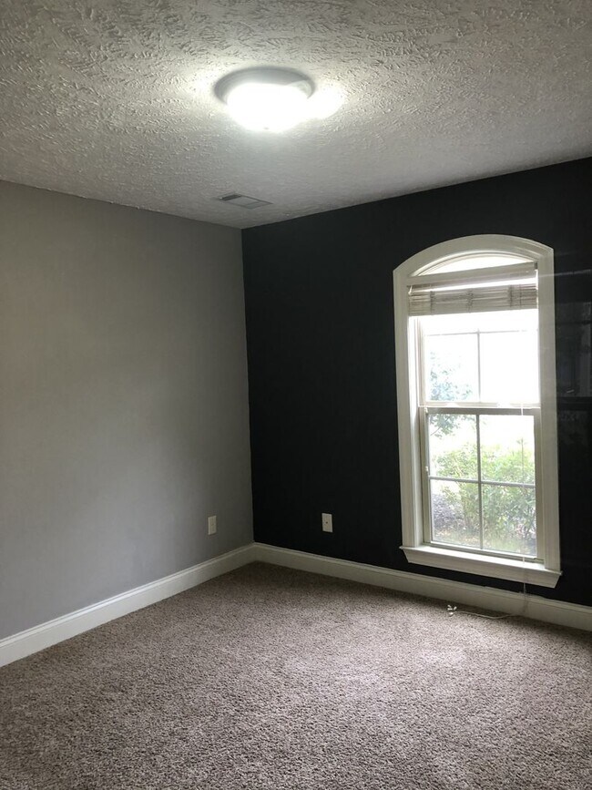 Building Photo - Your Perfect Home! Medina School Zone