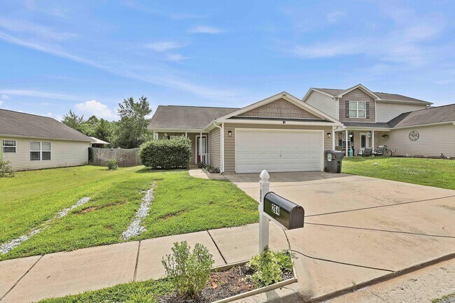 Building Photo - 3BR Home Walkable to Downtown Zebulon with Fenced Yard